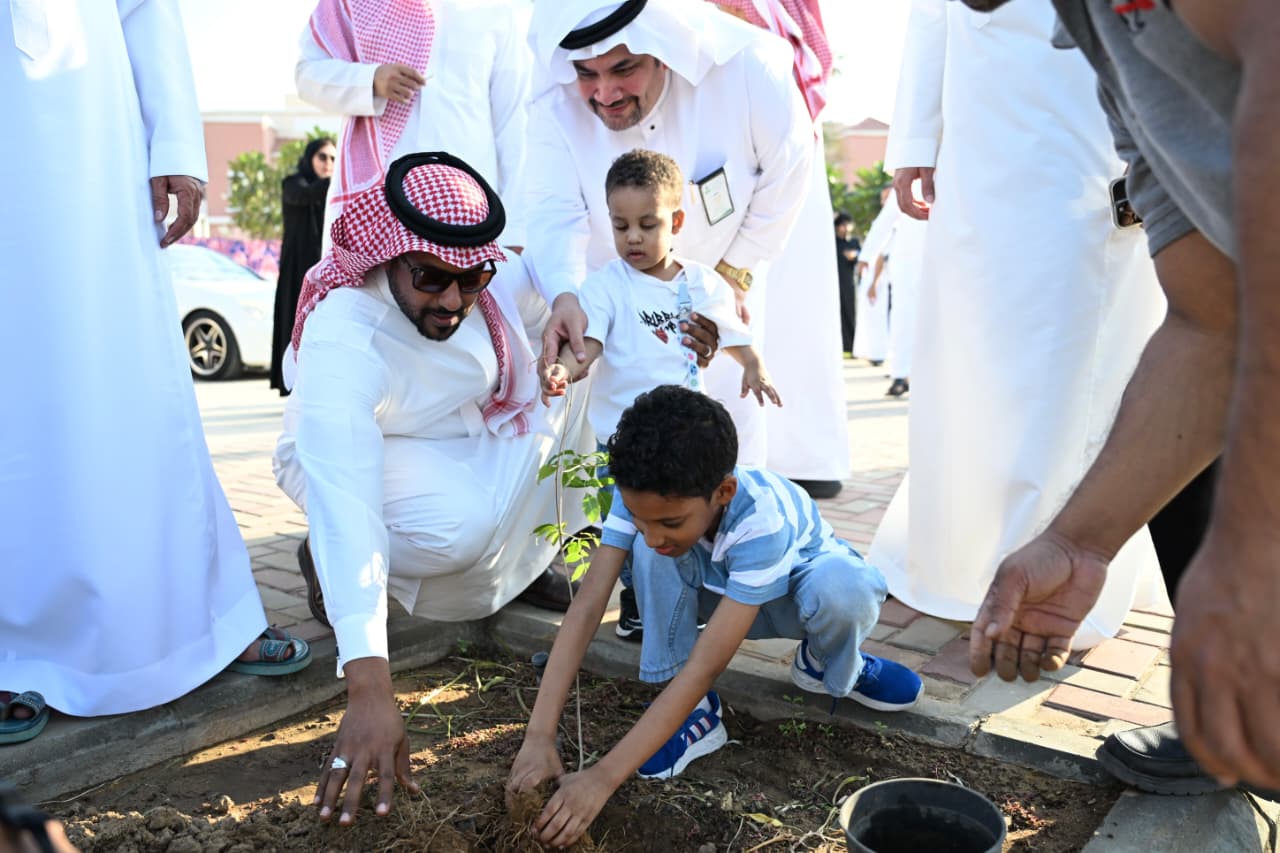 King Abdulaziz University Launches “A Hand that Plants, a Land that Flourishes” Initiative
